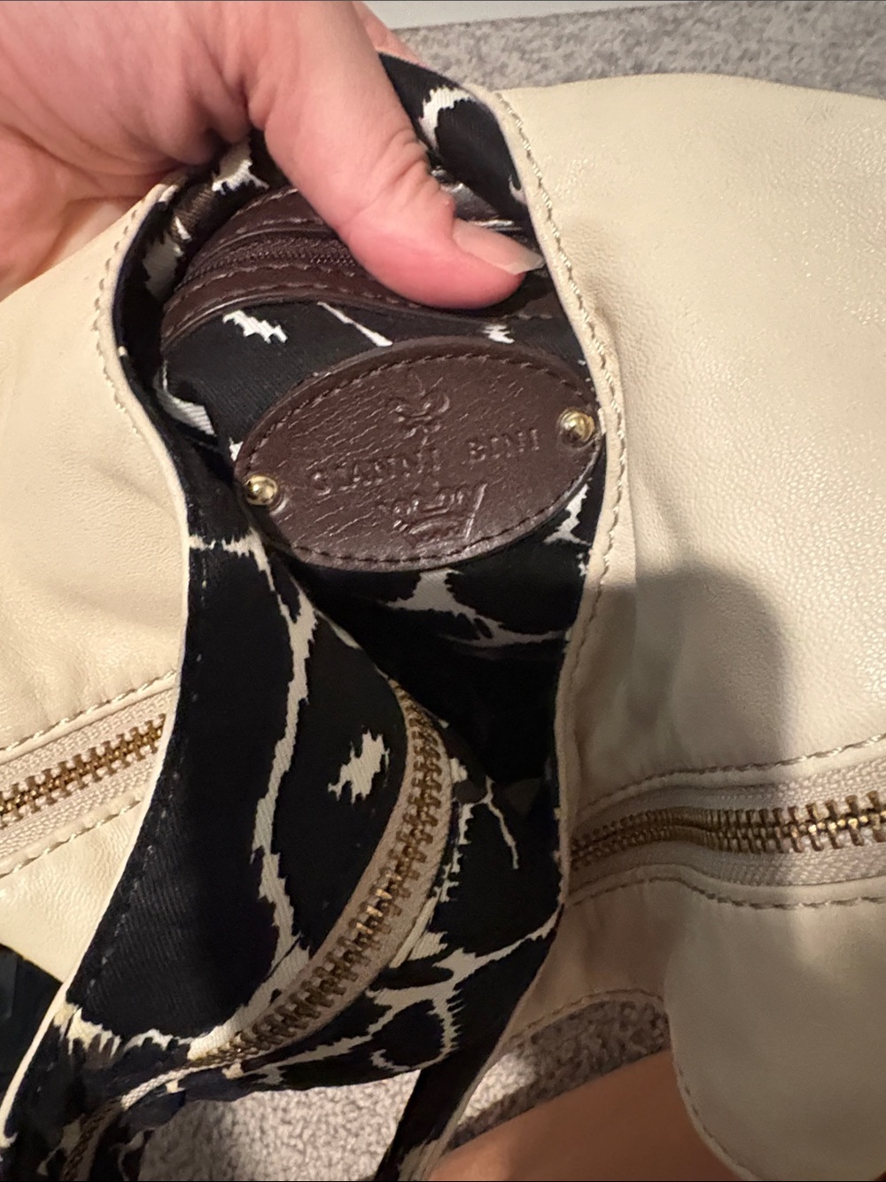 Gianni Bini Cream Leather Shoulder Hobo Bag with Gold Hardware - Picture 3 of 3